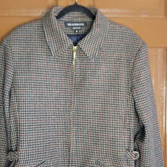 Braebrook Jackets & Blazers - Braebrook-Wool Houndstooth tan,navy burgundy short jkt Size 12 NWT.